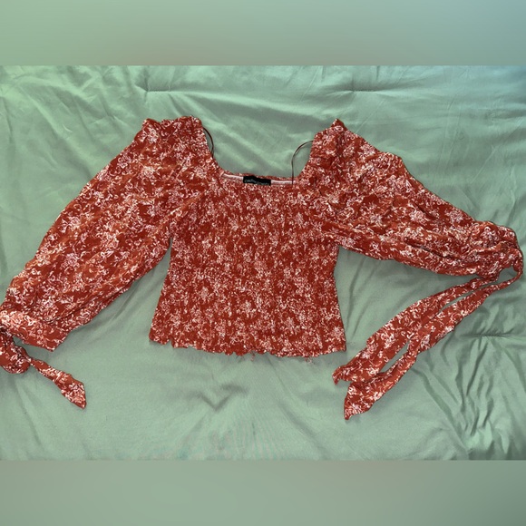 Red blouse - Picture 3 of 5